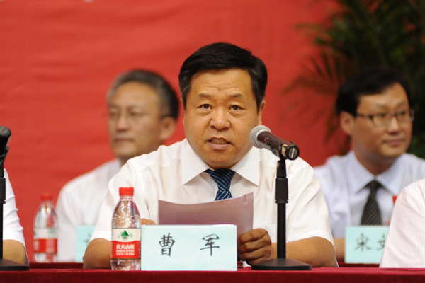 学参网 云南高考报名 正文曹军副校长在总结讲话中向毕业生们表示,不